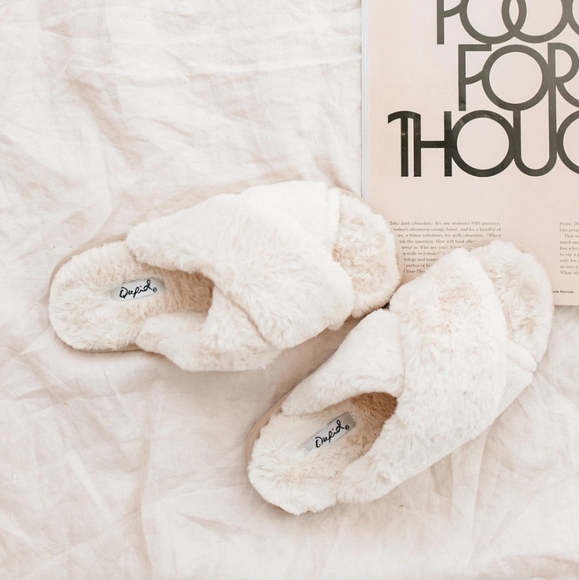 🚨LAST PAIR//BEIGE FUR SLIPPERS - Picture 11 of 11